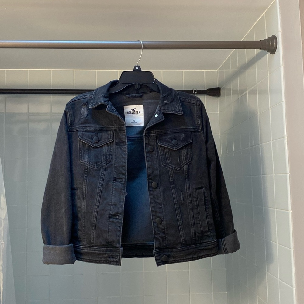 Black hollister distressed jean jacket